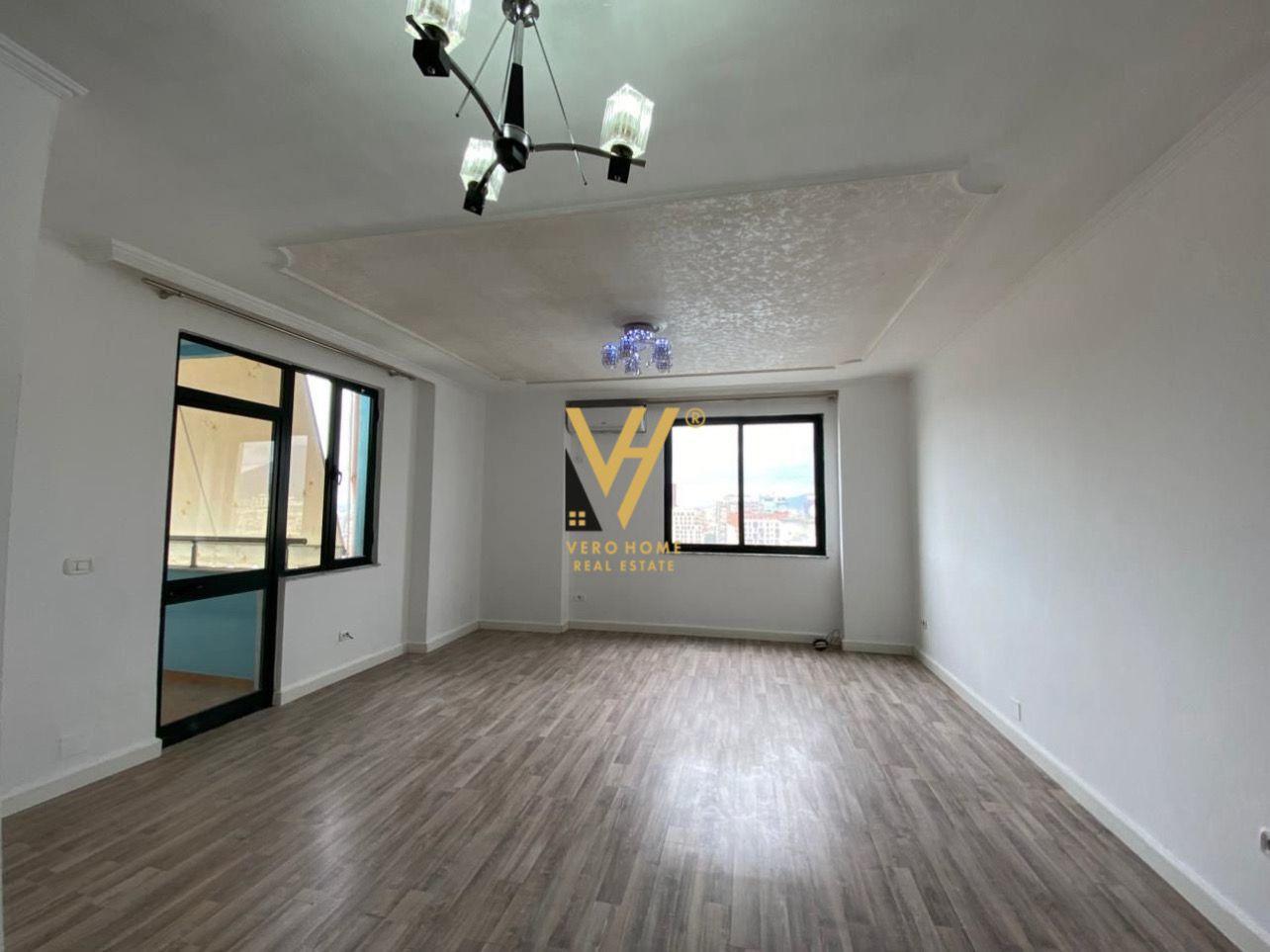 JEPET AMBIENT 143 M2 ME QERA TE ISH EKSPOZITA 1.500 EURO – Tiranë
