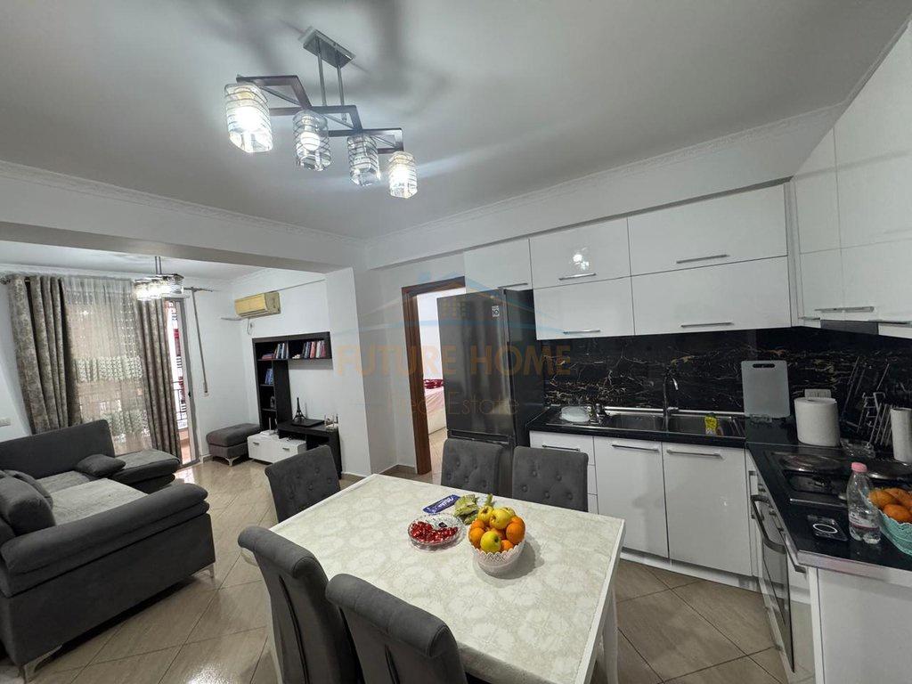 0692268458 Shitet, Apartament 3+1+2, Unaza e Re,Tirane – Tiranë
