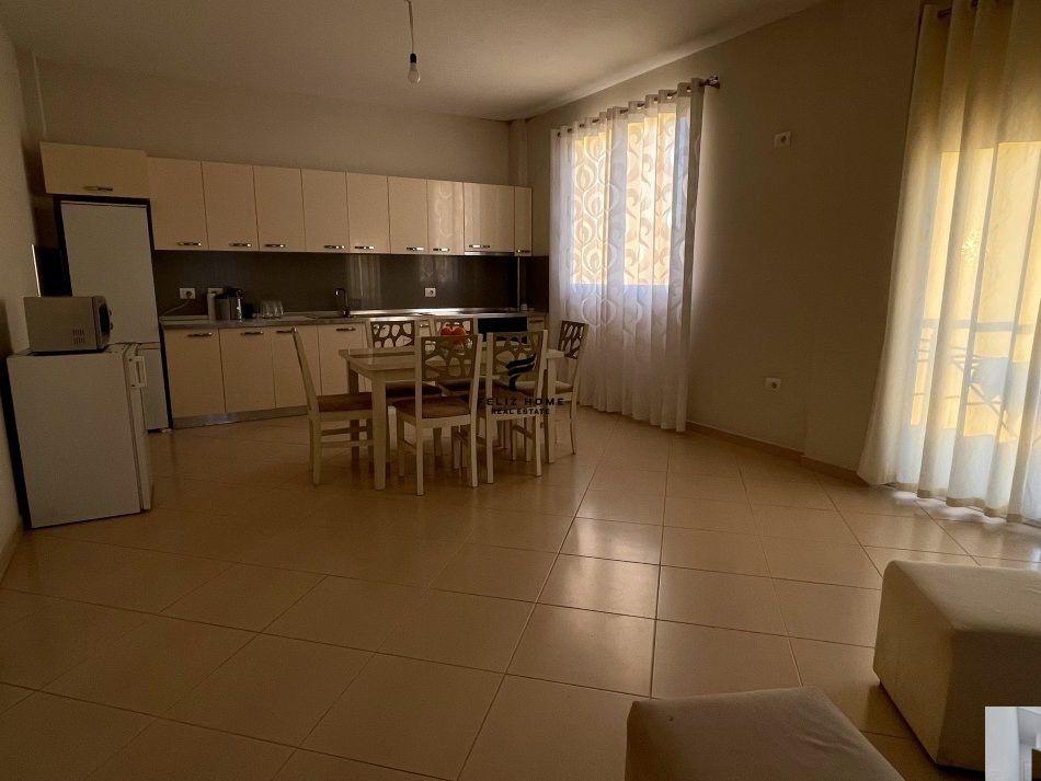 VILE ME QERA 2-KATESHE 360 M2 TEG 2.000 EURO – Tiranë