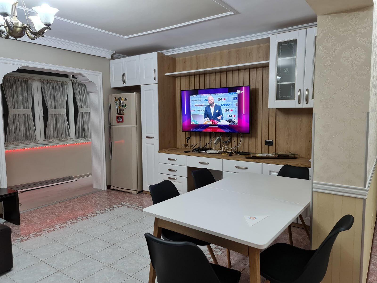 APARTAMENT ME QERA 3+1 LIQENI ARTIFICAL 75.000 LEKE FH-84513 – Tiranë