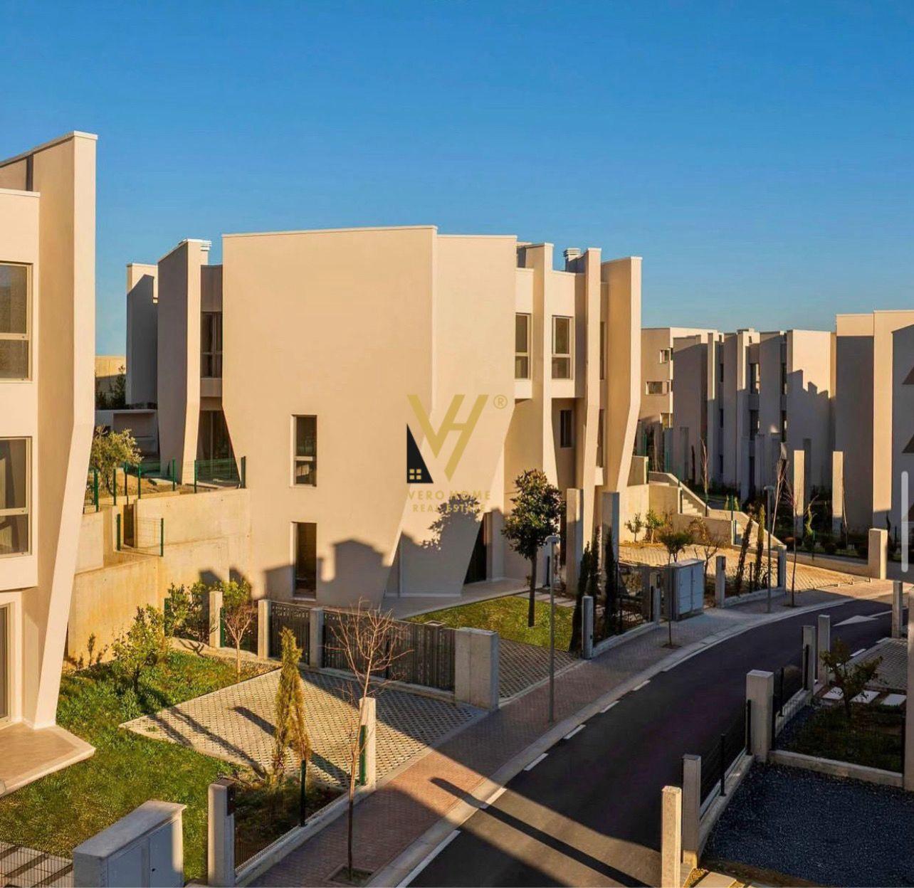 JEPET VILE DY KATESHE ME QERA TE GREEN VALLEY 500.000 LEKE – Tiranë - 1