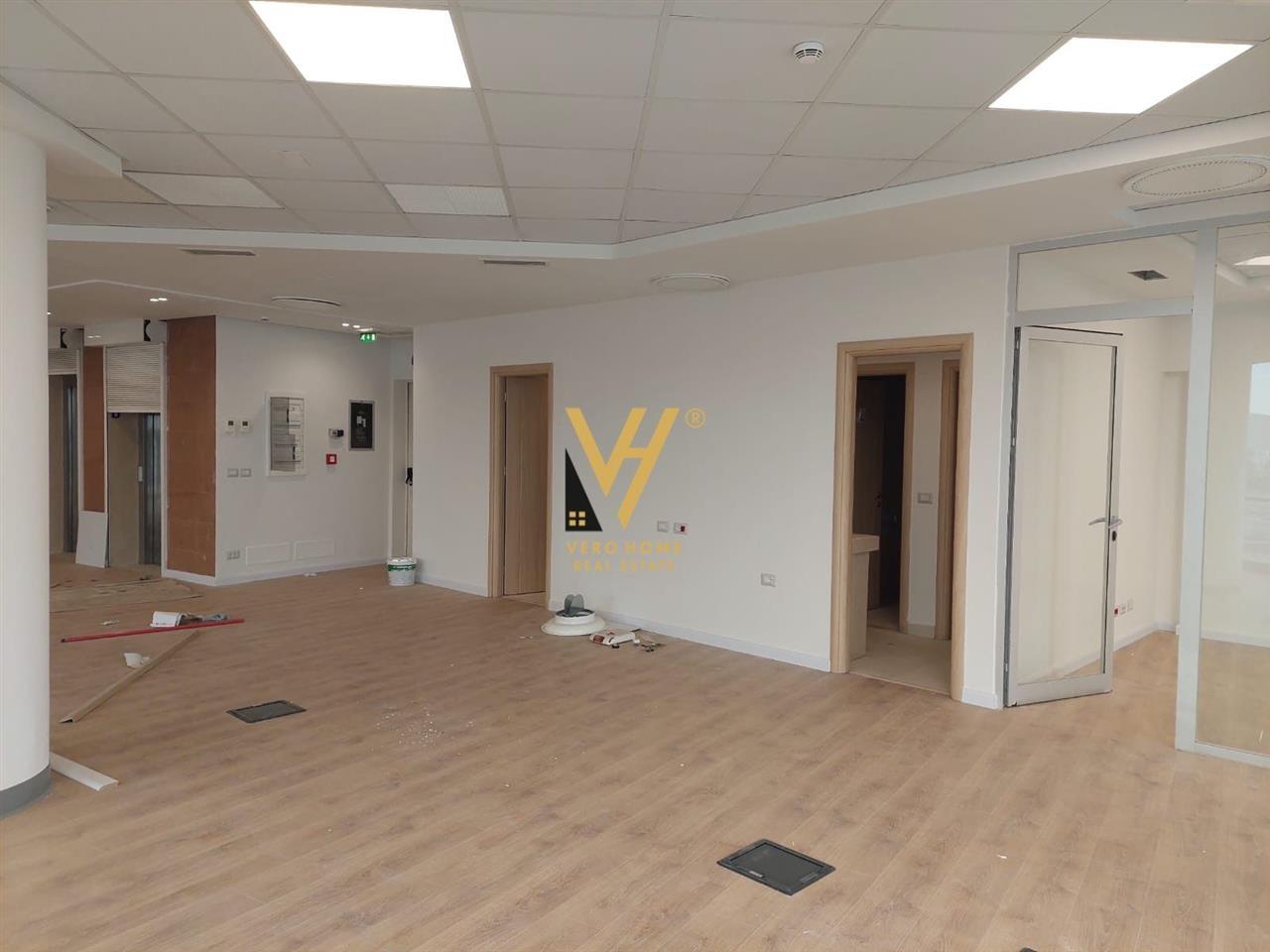JEPET ZYRE 230 M2 ME QERA TE PALLATI ME SHIGJETA 2.600 EURO – Tiranë - 1