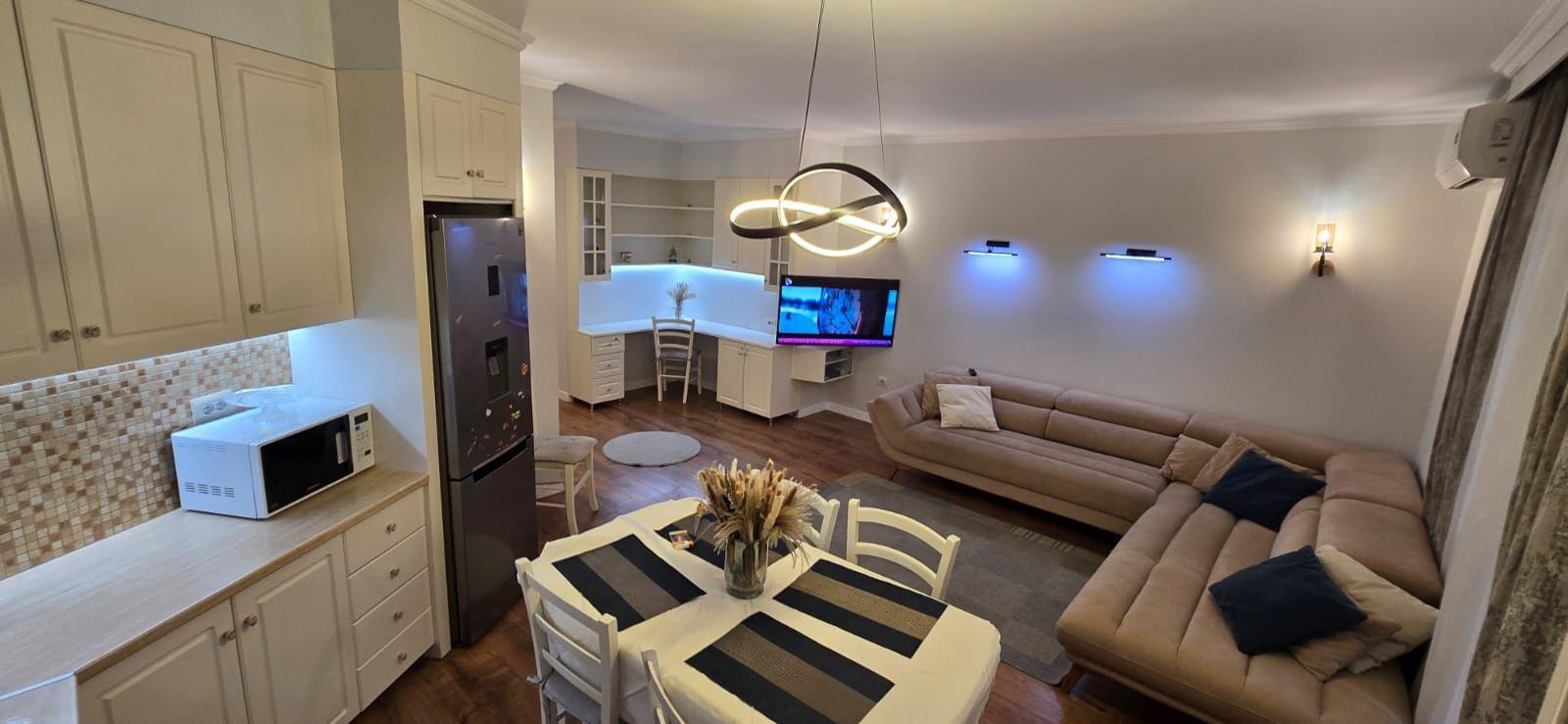 APARTAMENT ME QERA 3+1 KODRA E DIELLIT 1.000 EURO – Tiranë