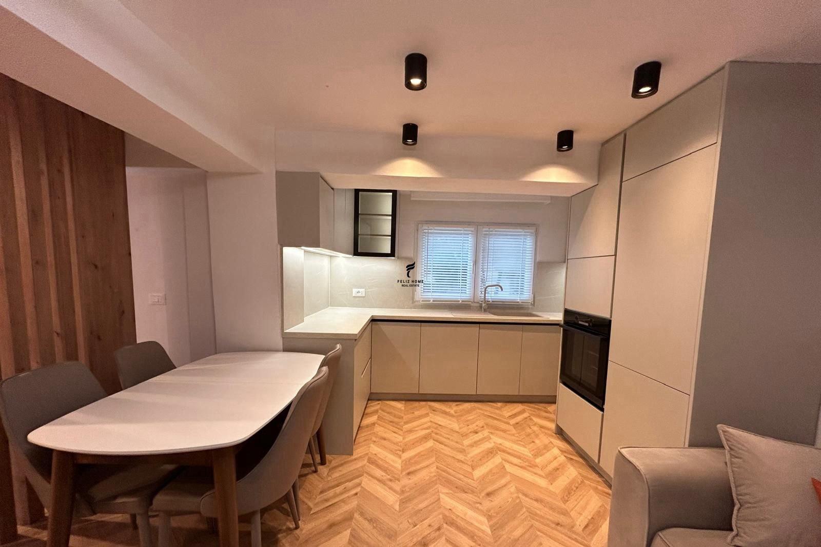 APARTAMENT ME QERA 2+1 TREGU ELEKTRIK 70.000 LEKE FH-93314 – Tiranë