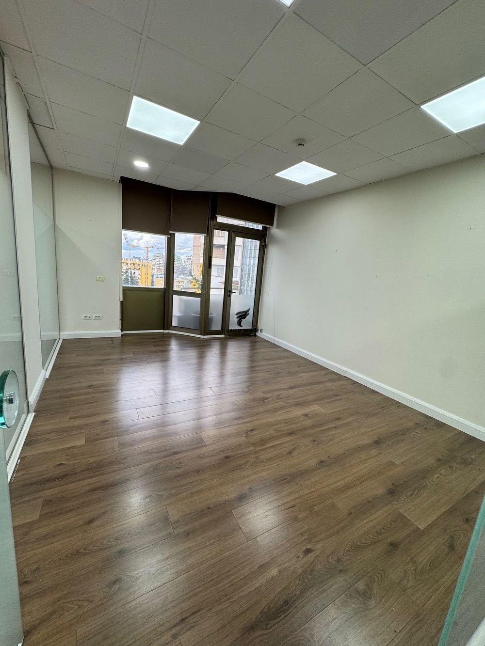 ZYRE ME QERA 100 M2 BLLOK 1.500 EURO FH-81823 – Tiranë