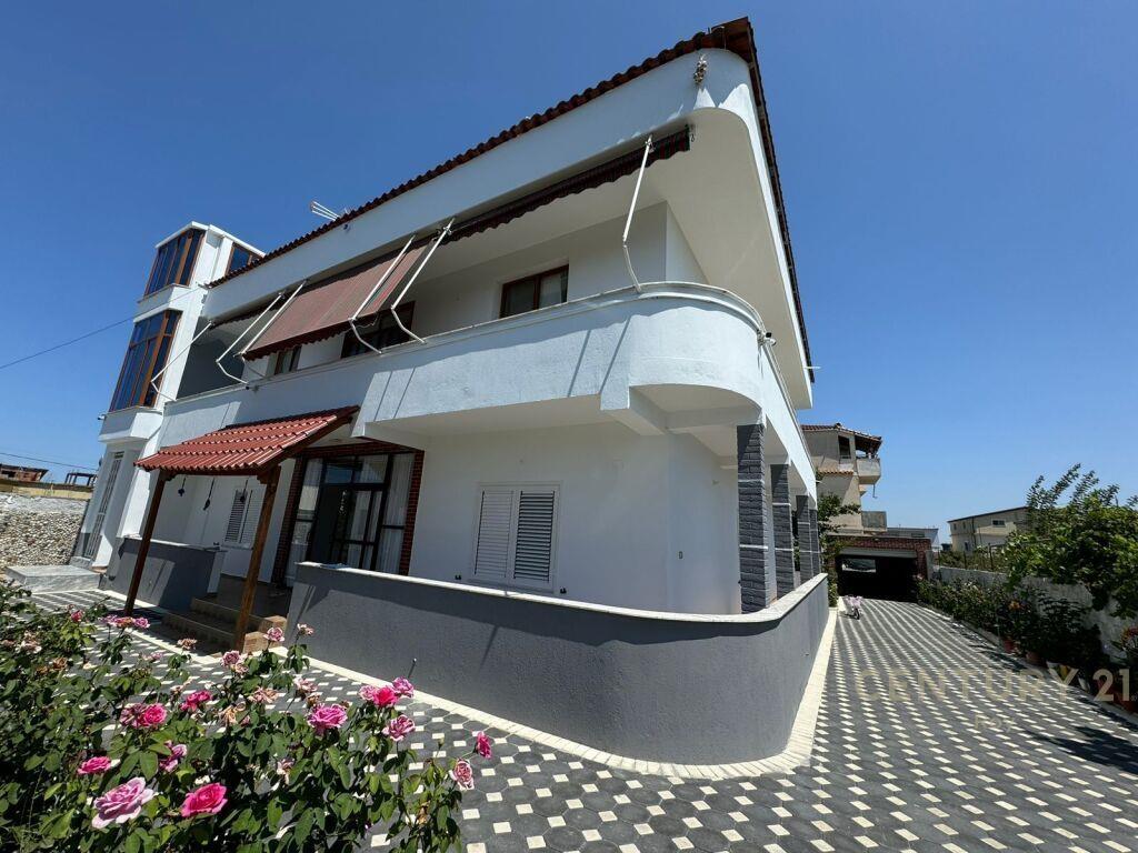 SHITET VILE DY KATESHE NE SPITALLE ! – Tiranë - 1