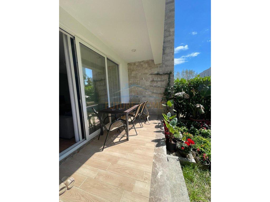 0697048063 Shitet, Apartament 1+1+Oborr, San Pietro – Durrës