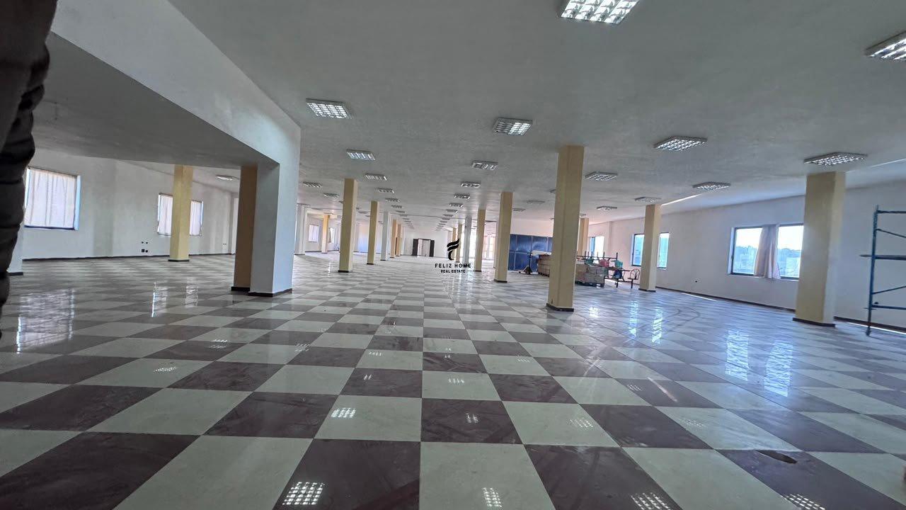 AMBIENT BIZNESI ME QERA 1250 M2 VAQARR 3800 EURO FH-83174 – Tiranë - 1