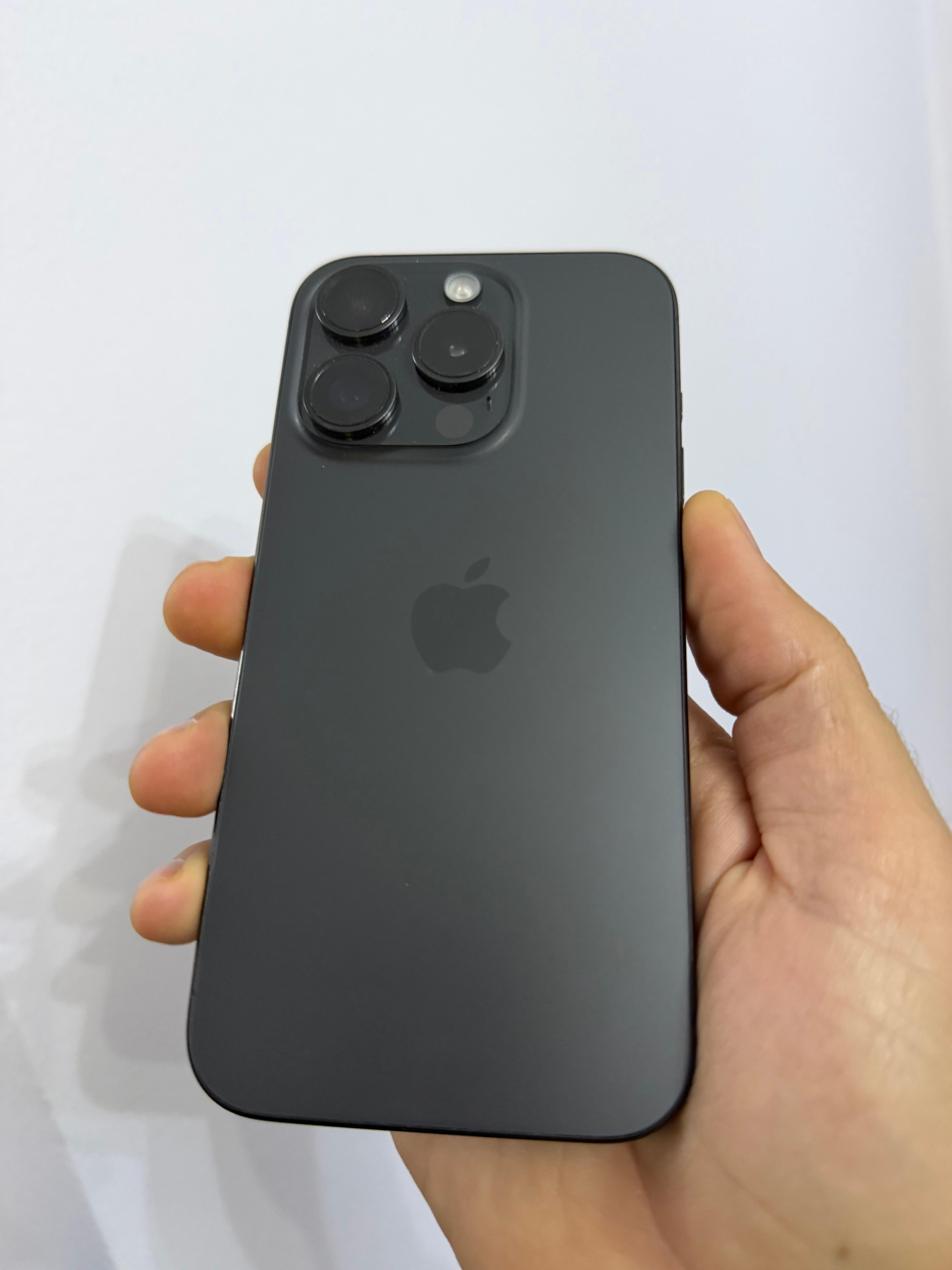 IPhone 15 Pro – Tiranë