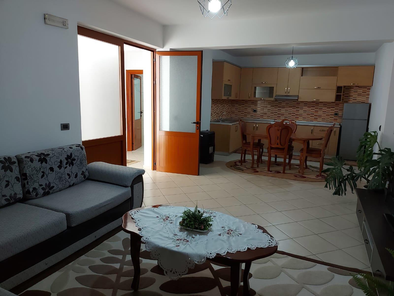 Jepet me qera apartament 2+1 te stacioni i trenit ID 5836 – Tiranë