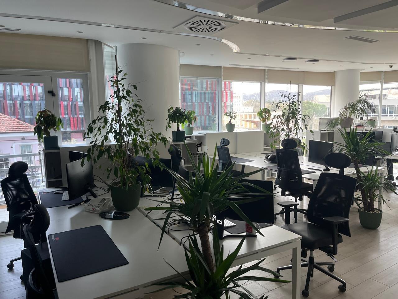 ZYRE ME QERA 300 M2 AIR ALBANIA 700.000 LEKE FH-78001 – Tiranë