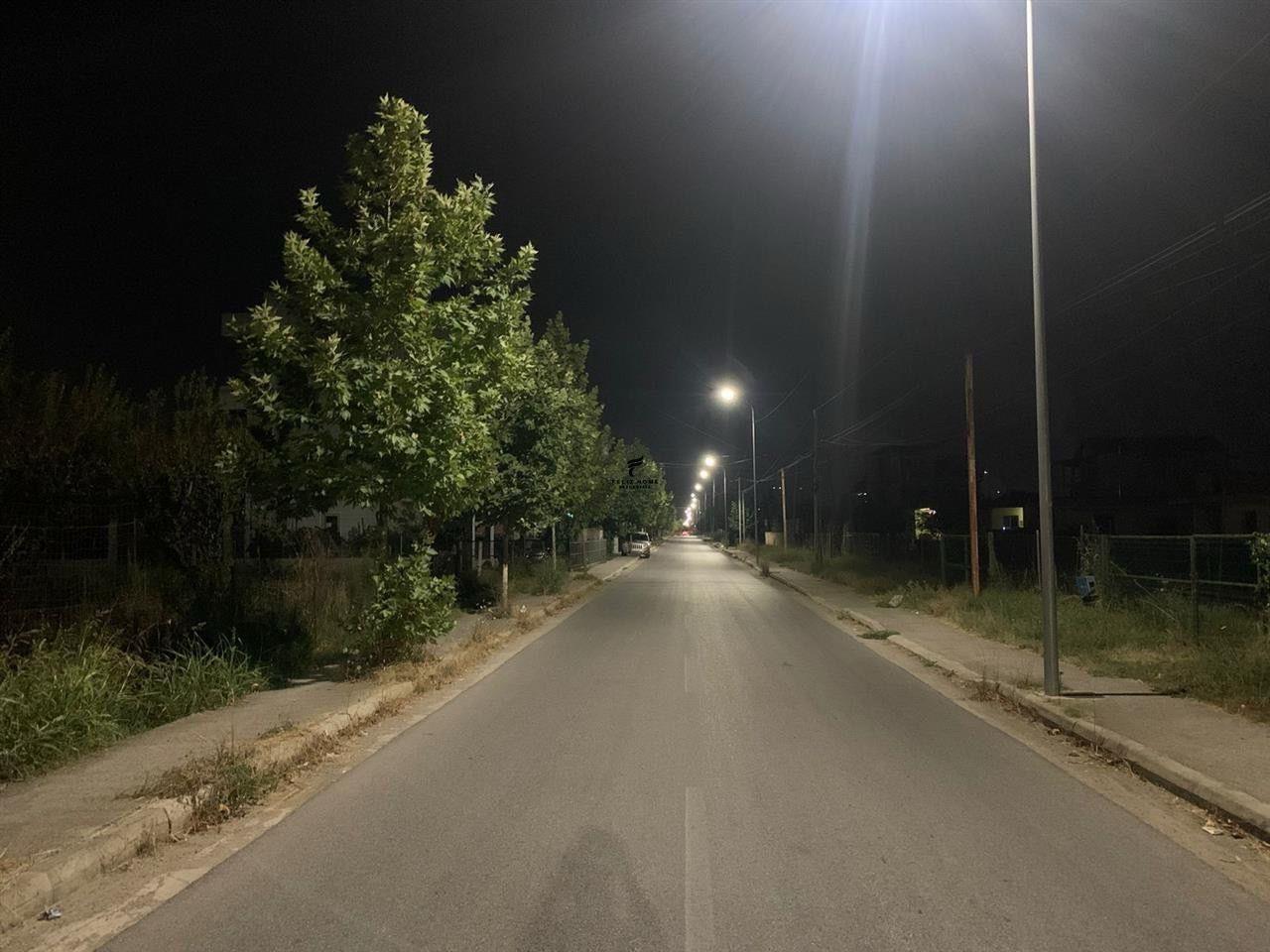 SHITET TRUALL 4400 M2 AUTOSTRADA TR-DR 660.000 EURO – Tiranë