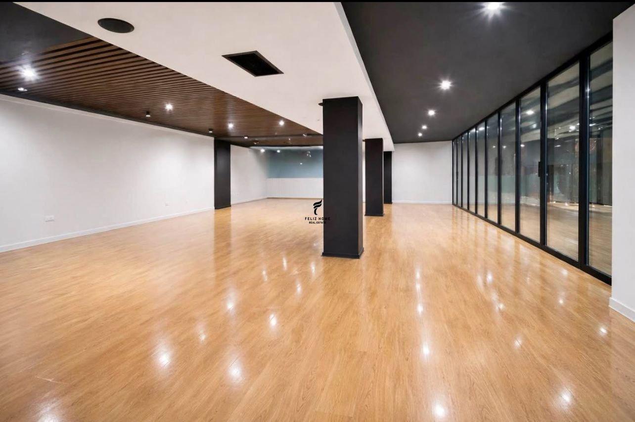 ZYRE ME QERA 160M2 SAUK 150.000 LEKE FH-73743 – Tiranë