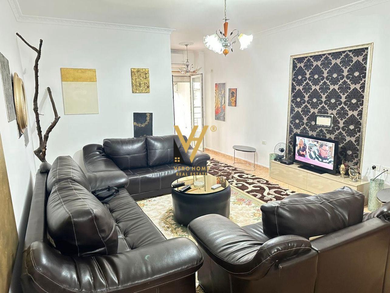 JEPET APARTAMENT 2+1+2+BLK ME QIRA TE ZOGU I ZI 70.000 LEKE – Tiranë