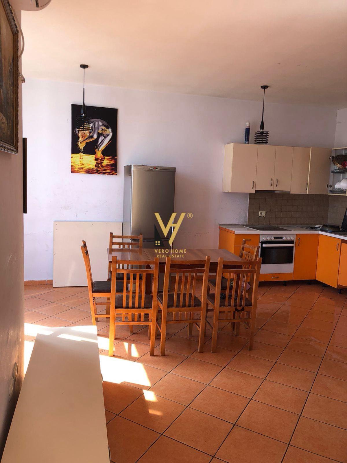 JEPET APARTAMENT 2+1+BLK ME QERA PRANE NISHARAKUT 550 EURO – Tiranë