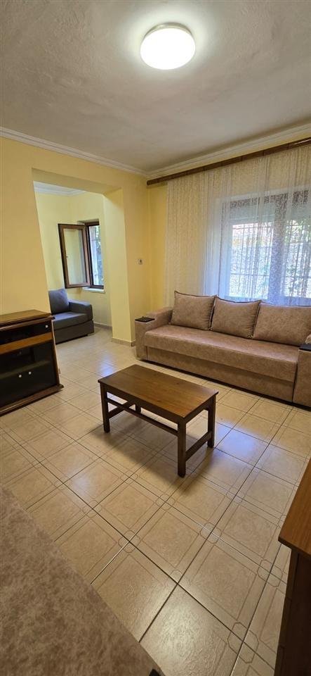 SHITET APARTAMENT 2+1 RRUGA FORTUZI 195.000 EURO – Tiranë