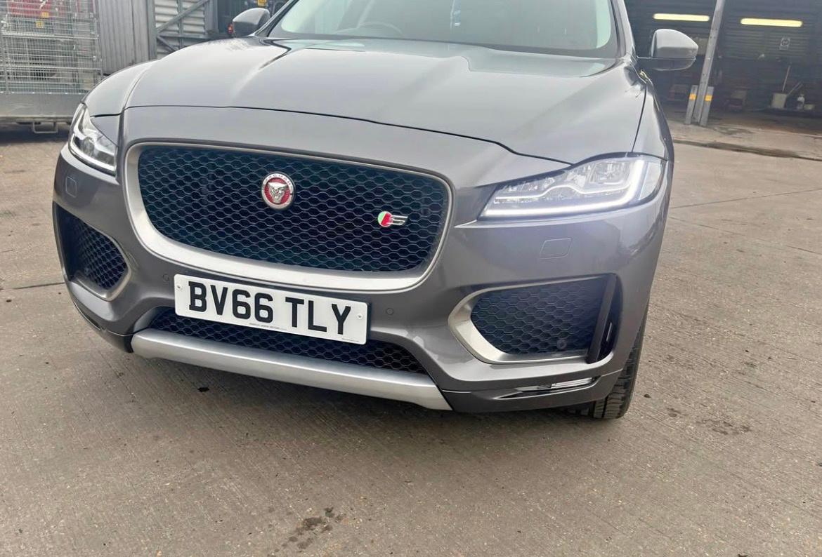 F pace pjes kembimi jaguar f pace per pjes kembimi – Tiranë