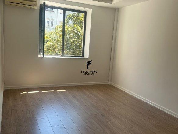 ZYRE ME QERA 120 M2 BULEVADI ZOGU I PARE 130.000 LEKE FH-878 – Tiranë