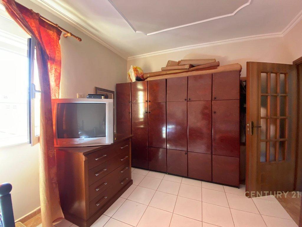 JAPIM ME QIRA APARTAMENT 1+1 RRUGA E DIBRES, MEDRESE ! – Tiranë - 1