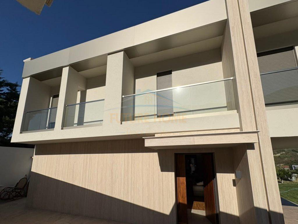0692268458 Shitet, Vilë Elitare, Berzhitë, Tiranë – Tiranë