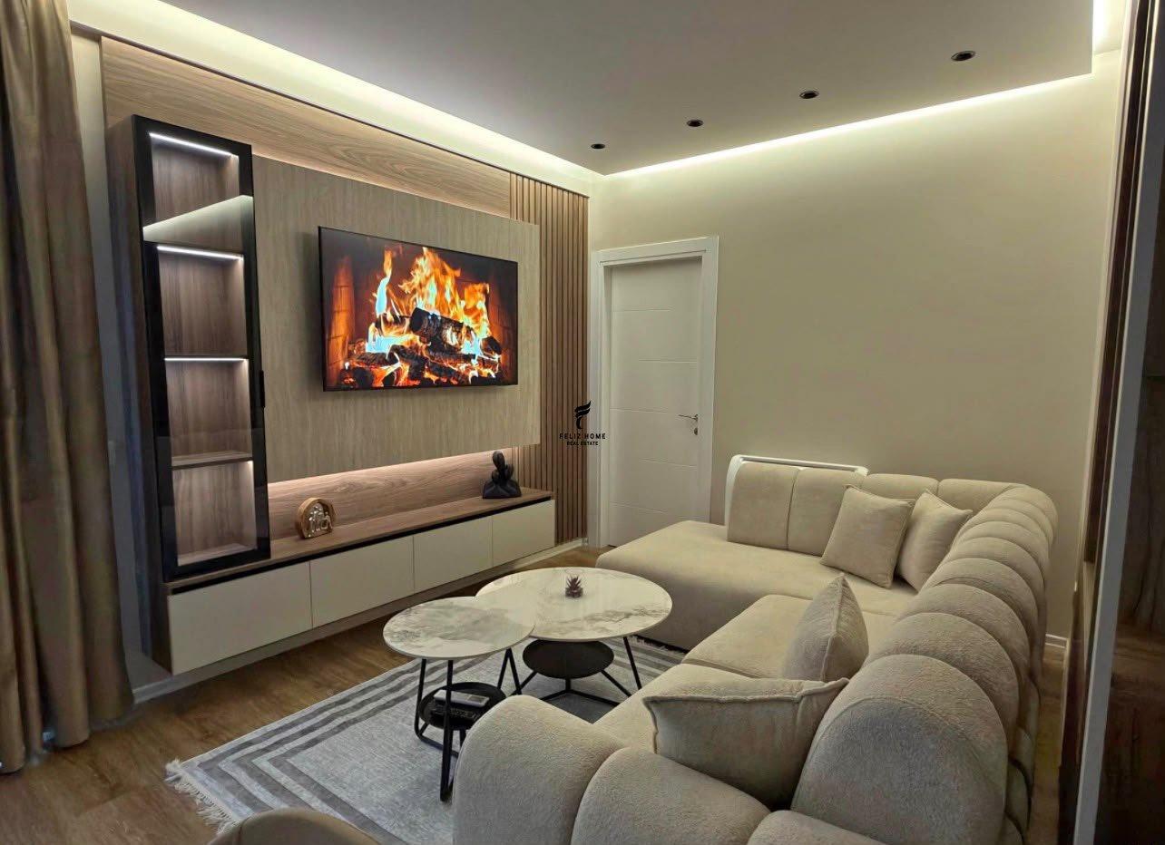 APARTAMENT ME QERA 2+1 BULEVARDI I RI 80.000 LEKE FH-95122 – Tiranë