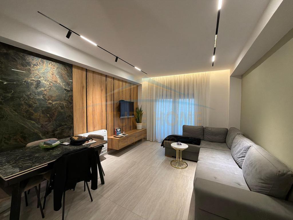 0696044423Shitet, Apartament 2+1, Lagjia 17, Durrës – Tiranë