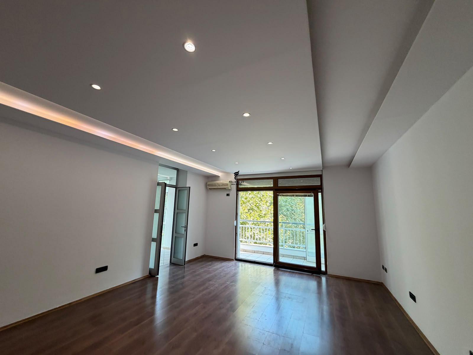 ZYRE ME QERA 118 M2 ISH EKSPOZITA 100.000 LEKE FH-92949 – Tiranë - 1