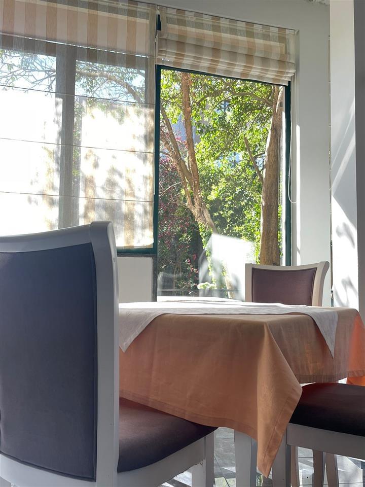 0682064333 JEPET ME QIRA LOKAL/RESTORANT NE QENDER ! – Durrës