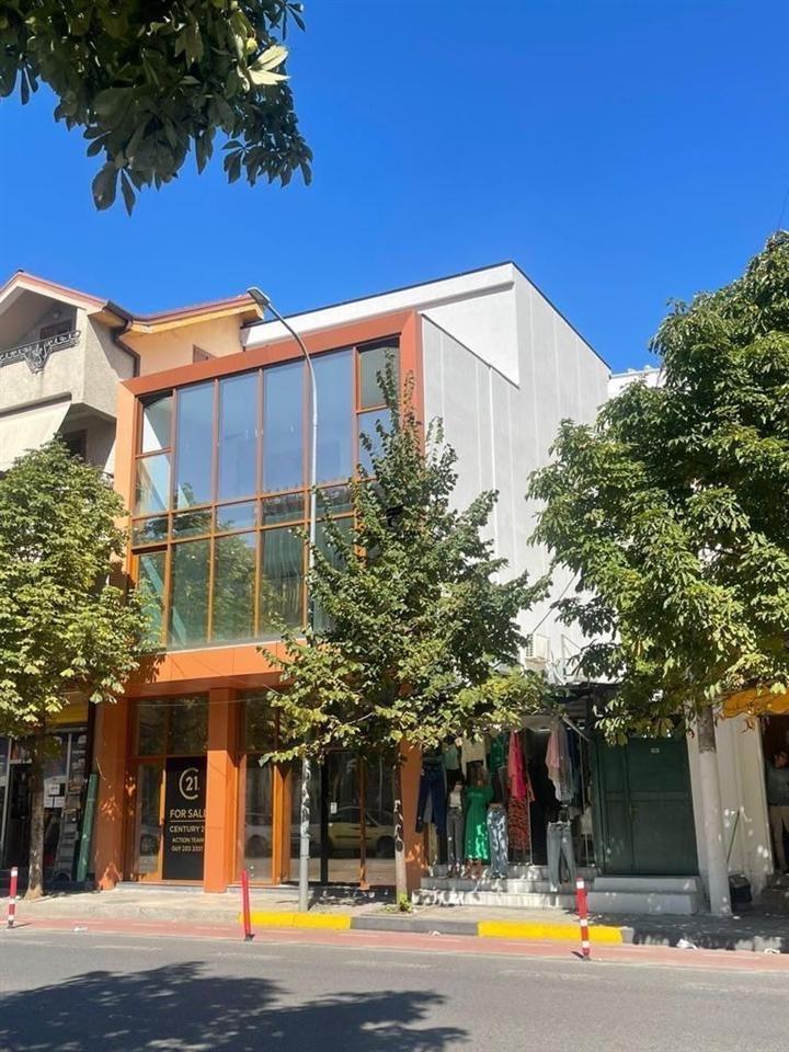 SHITET GODINE BIZNESI 360M2 QENDER 2.100.000 EURO – Tiranë - 1