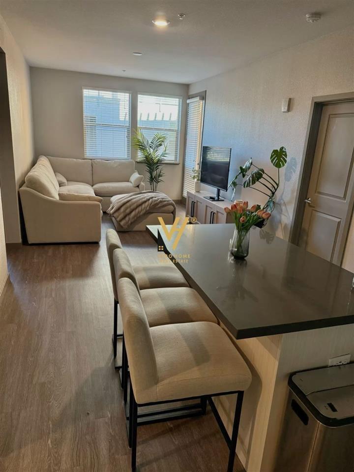 JEPET APARTAMENT 3+1+2 ME QERA TE SELVIA, QENDER 1.000 EURO – Tiranë