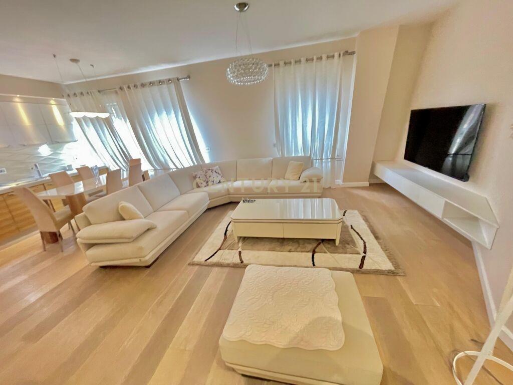 Bllok qira Apartament 3+1+2 me 2 poste parkimi – Tiranë