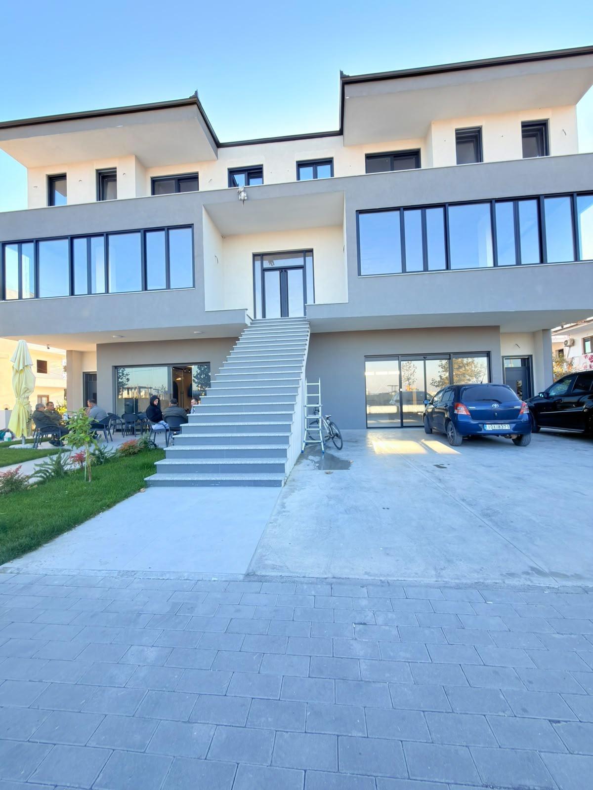 JEPET ME QERA AMBIENT BIZNESI NE ZONEN E ISH KENETES, DURRES – Durrës