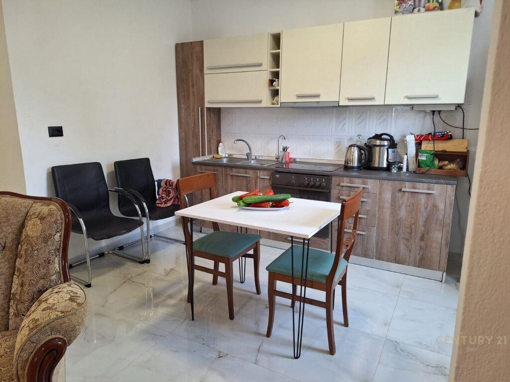 SHTEPI PRIVATE 2+1 NE LAPRAKE! – Tiranë - 1