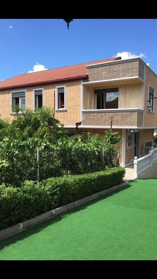 VILE ME QERA 4 KATESHE 620 M2 INSTITUT 1200 EURO – Tiranë