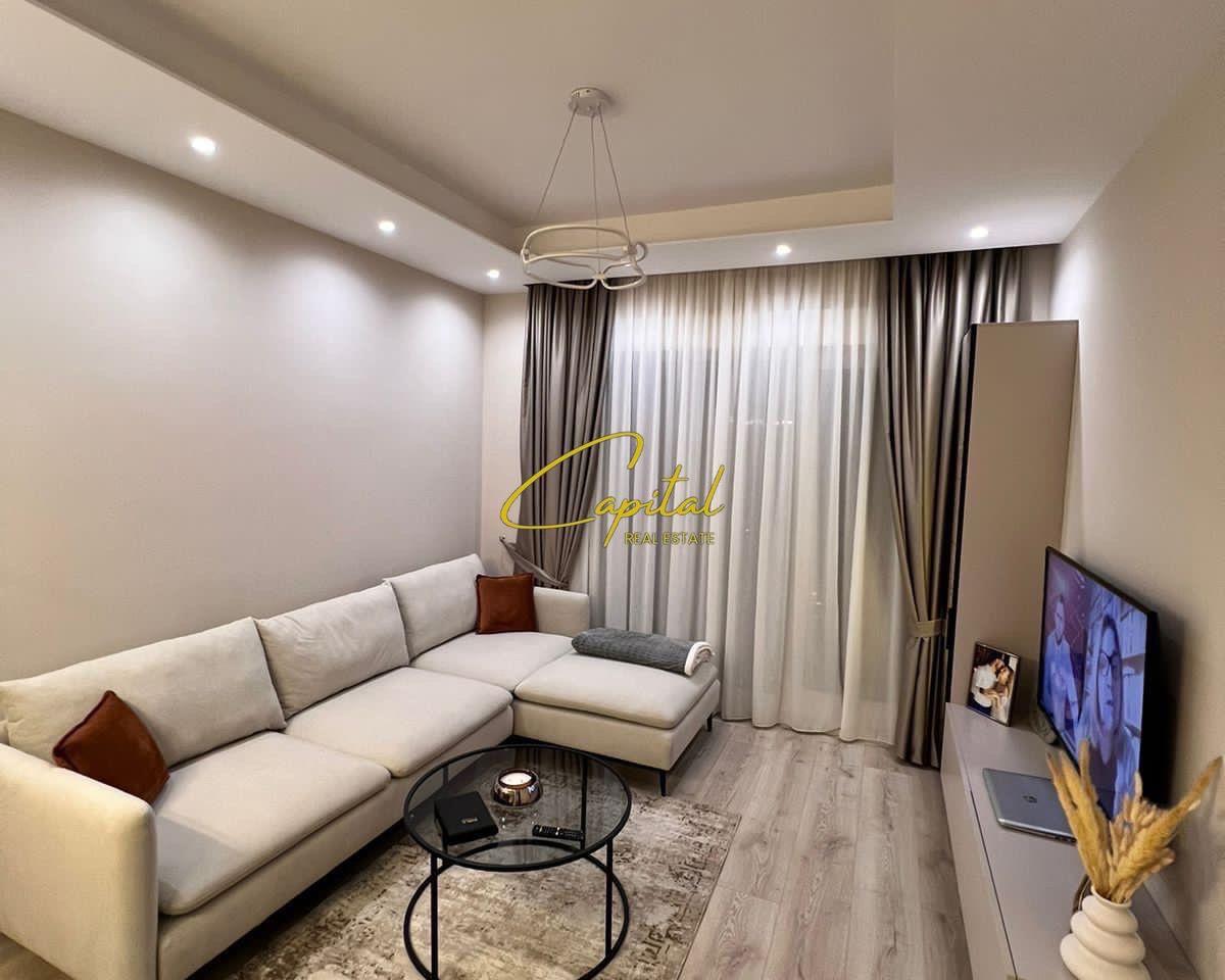 APARTAMENT ME QIRA 2+1+2 21 DHJETORI 800 EURO – Tiranë - 1