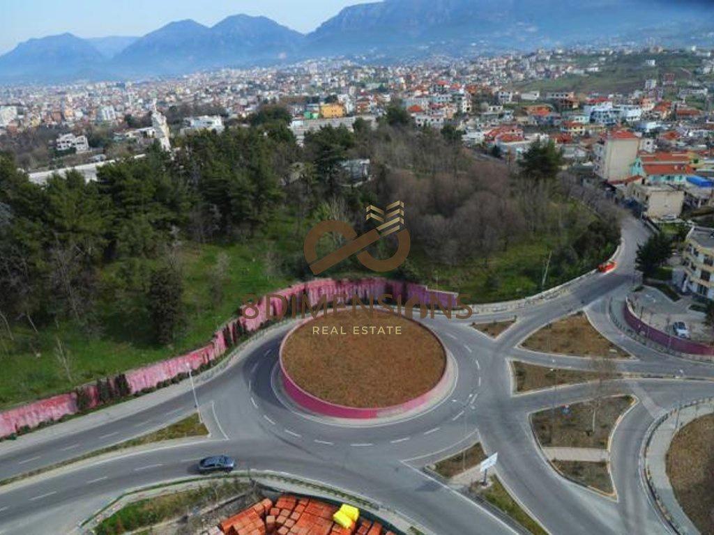 JEPET ME QERA APARTAMENT 3+1 TE NJE SHTEPIE PRIVATE NE SAUK – Tiranë