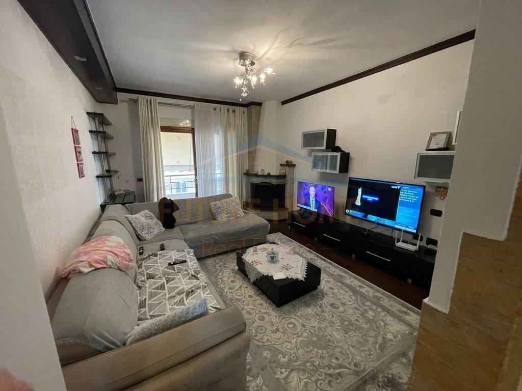 0692268458 Shitet, Apartament 2+1+2, Kodra e Diellit, Tiranë – Tiranë