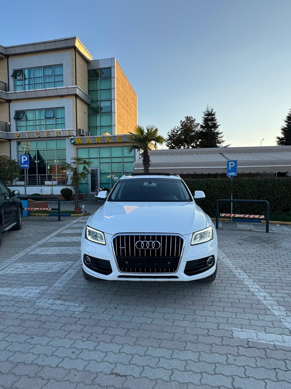 Q5 2.0 tdi viti 2015 â TiranĂ«