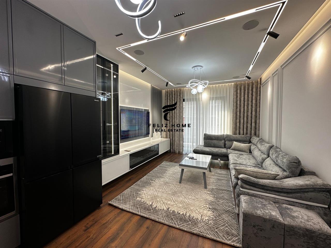 APARTAMENT ME QERA 2+1 FARMACIA 10 1000 EURO – Tiranë