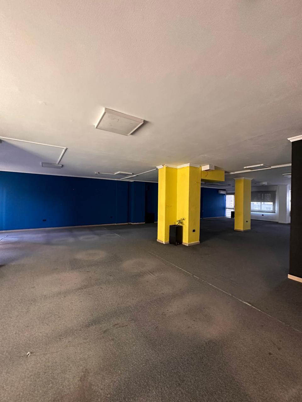 ZYRE ME QERA 585 M2 RRUGA E KAVAJES 6.000 EURO – Tiranë