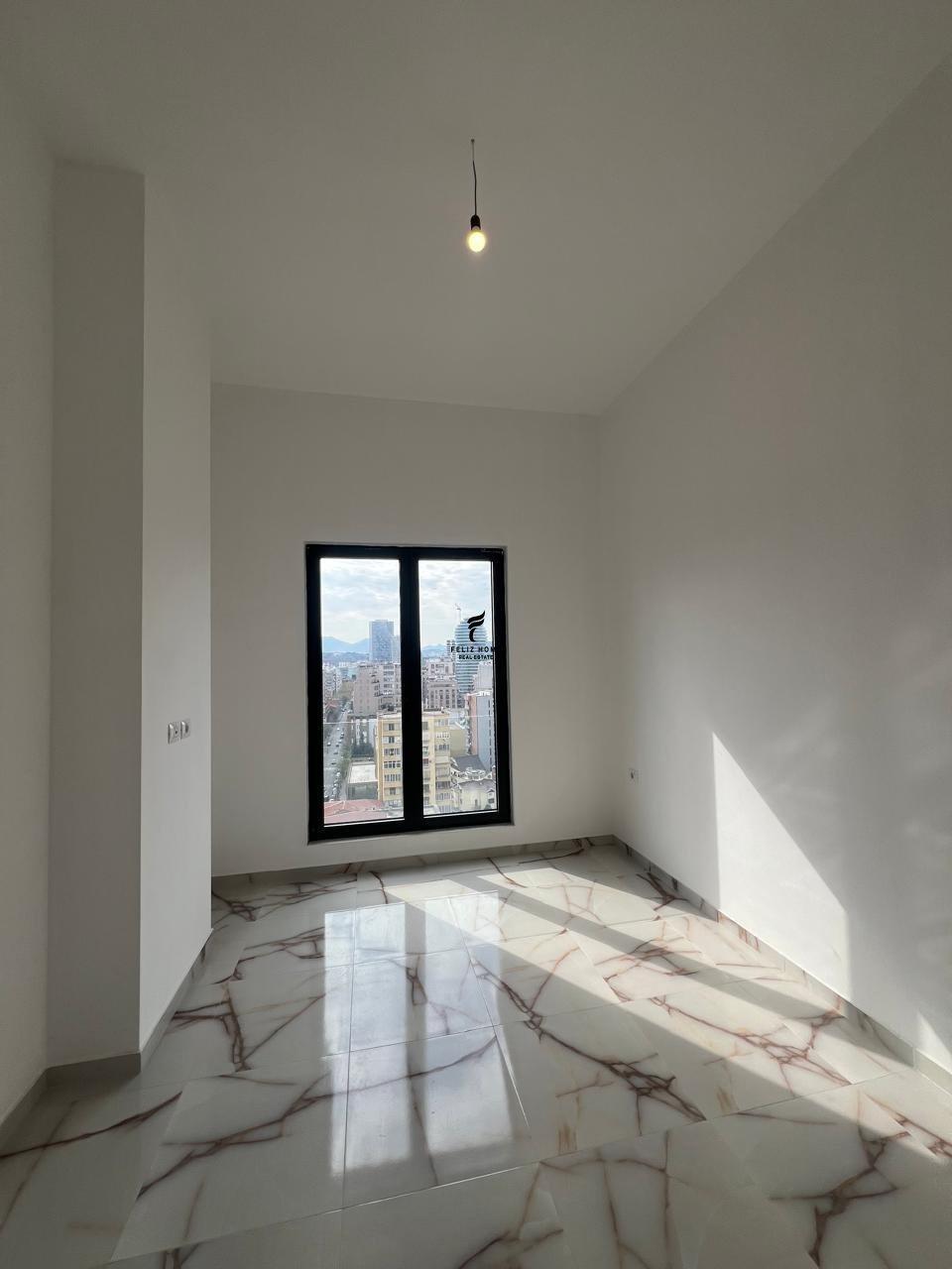 ZYRE ME QERA 106M2 RRUGA E BARRIKADAVE 120.000 LEKE FH-85730 – Tiranë