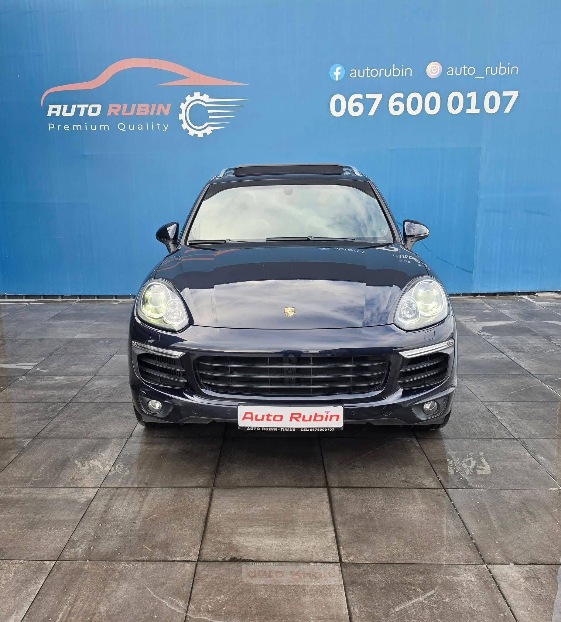 PORCHE CAYENNE – Tiranë