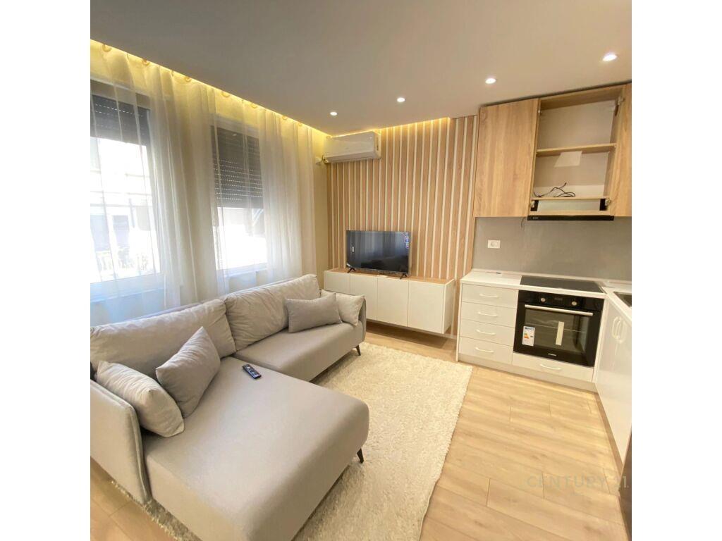 Shitet Apartament 1+1 perball Kristal Center ! – Tiranë - 1