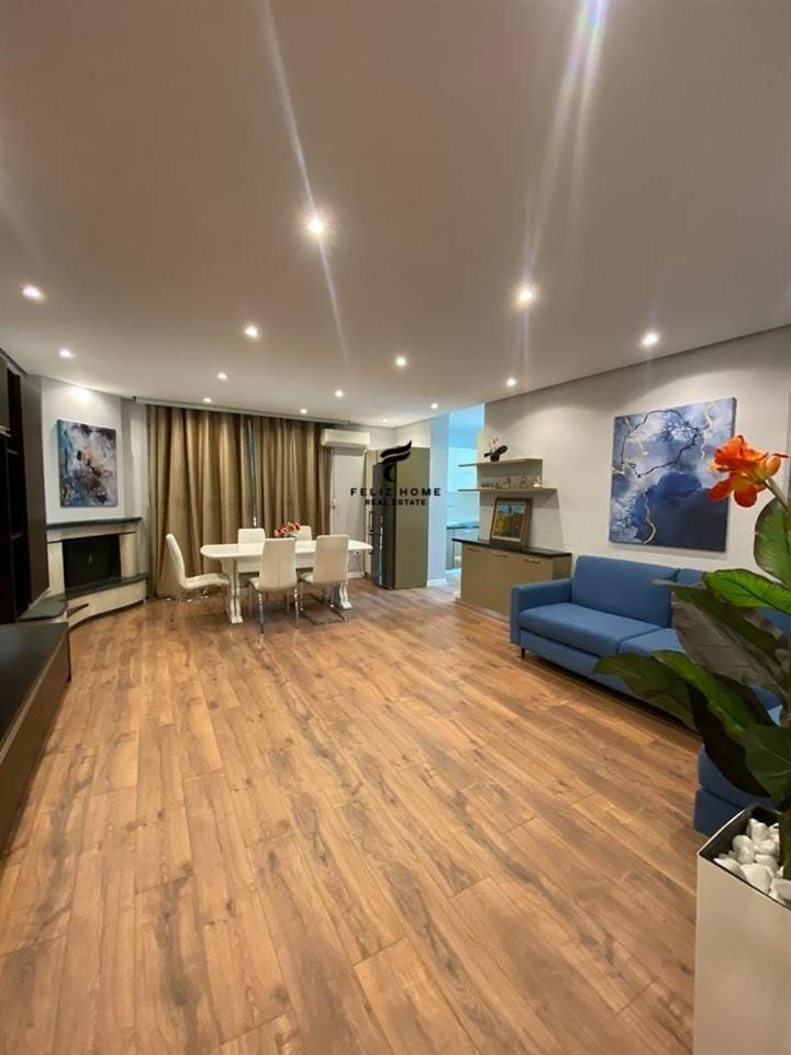 APARTAMENT ME QERA 2+1 ISH EKSPOZITA 1100 EURO – Tiranë