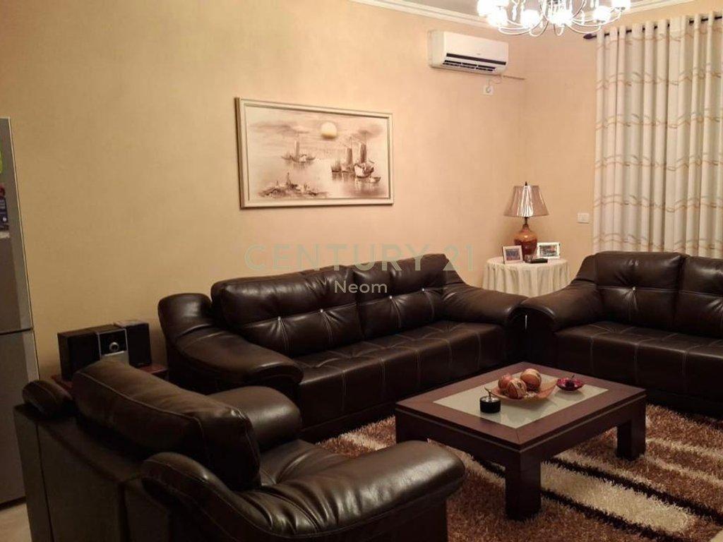 SHITET APARTAMENT 2+1 NE FRESK AFER TV 2000 – Tiranë - 1