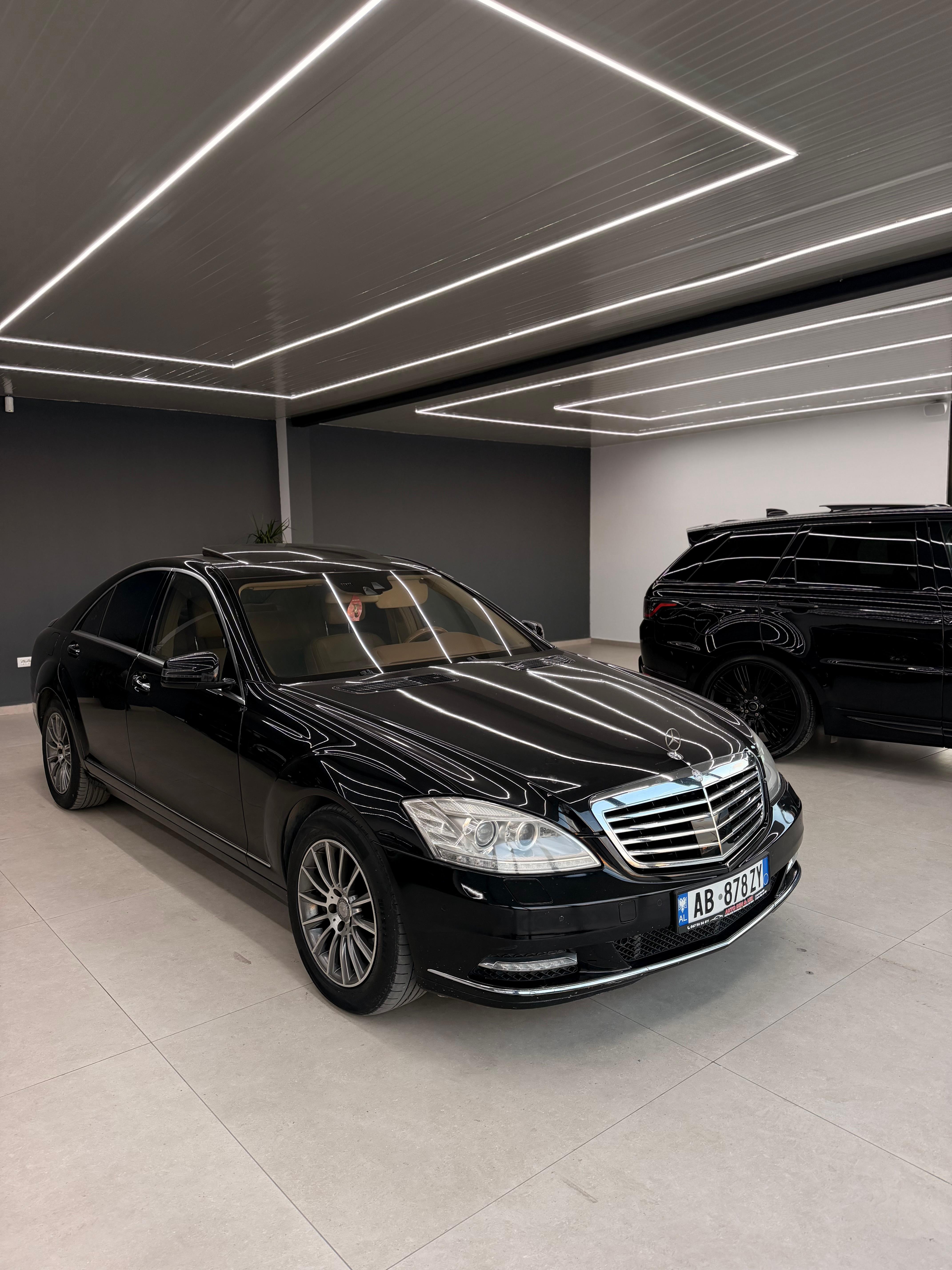 Mercedes Benz S class B/G – Kavajë