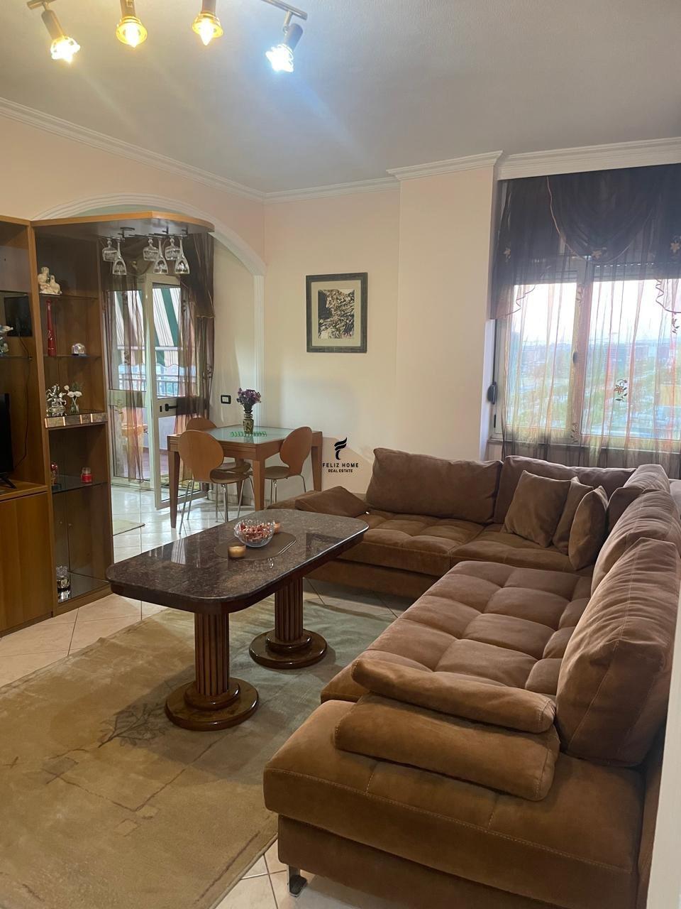 APARTAMENT ME QERA 2+1 STACIONI I TRENIT 75.000 LEKE FH-8687 – Tiranë