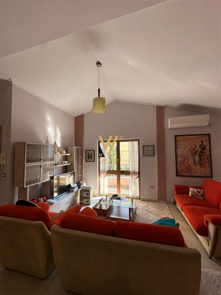 JEPET APARTAMENT 3+1 ME QIRA TE KOMUNA E PARISIT 1.000 EURO – Tiranë