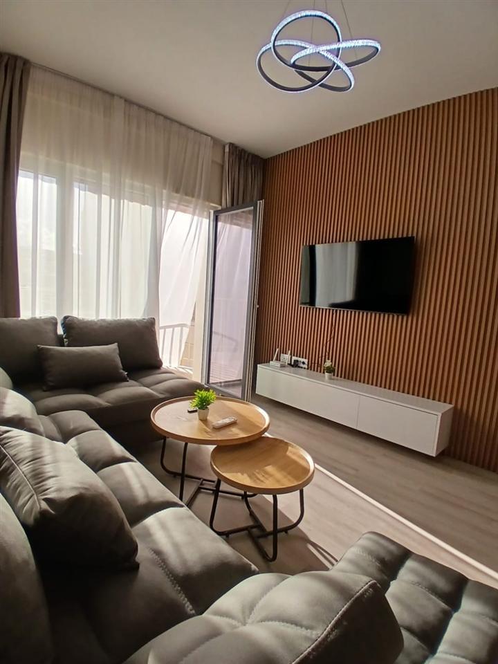 APARTAMENT ME QERA 2+1 ZOGU I ZI 90.000 LEKE – Tiranë