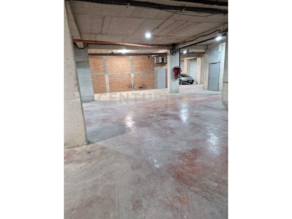 SHESIM 1000M2 SIPERFAQE GARAZHI NE ASTIR – Tiranë - 1